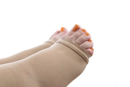 compression therapy promotes healing foot wounds